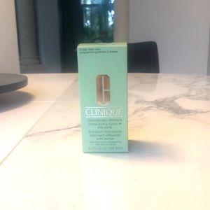 Clinique dramatically different moisturizing lotion with pump